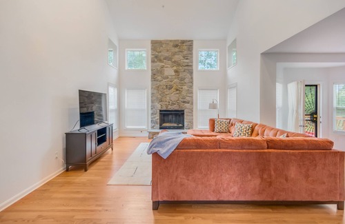 Friendly Casa | Luxe Presidential close to MGM, National Harbour, DC, VA