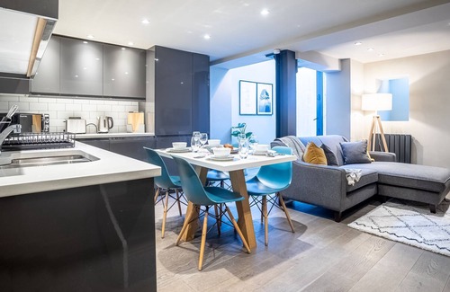 Fulham Broadway Apartamento | Luxe Pristine 2BR near Buckingham Palace