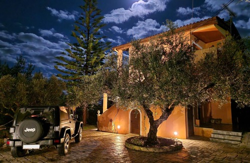 Lithakia Villa | Luxe Privévilla met Zwembad en Tuin op Zakynthos