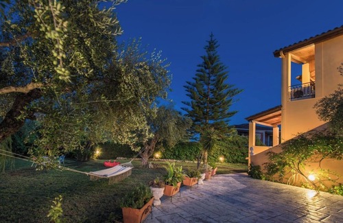 Lithakia Villa | Luxe Privévilla met Zwembad en Tuin op Zakynthos