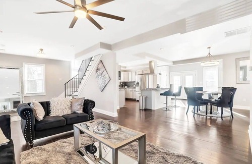 Baltimore Casa | Luxe Private Getaway in the Heart of Baltimore!