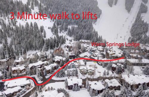 Warm Springs Casa | Luxe Prospector Condo Steps to Lift with Hot Tub