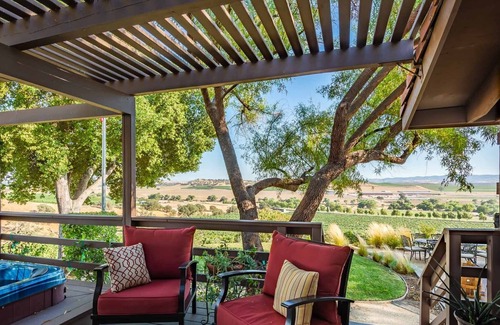 San Miguel Casa | Luxe Ranch with Hot Tub & Awesome Views of Vineyards and Horse Pastures.