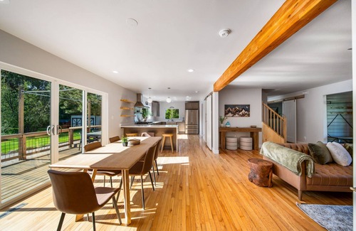 Hermosa Casa | Luxe Retreat at Celebration Pond - 6BR, 4.5 BA, WIFI, A/C, Optional HotTub