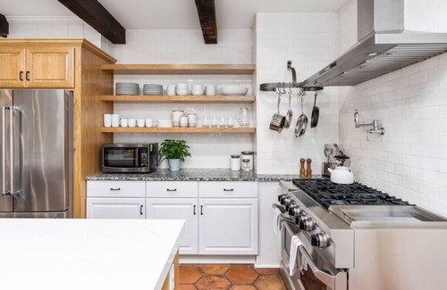 Lodi Casa | Luxe Retreat Designed For Group Getaways