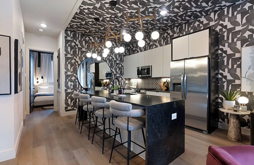 Talbot's Corner Casa | Luxe Rooftop w Spa, Sauna, Pool, Downtown Views, Dive Bar