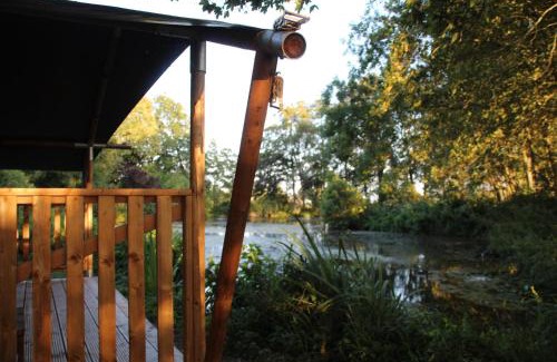 Hommerts Otro | Luxe safaritent aan het water - September aanbieding! - Recreatiepark de Uilenburg