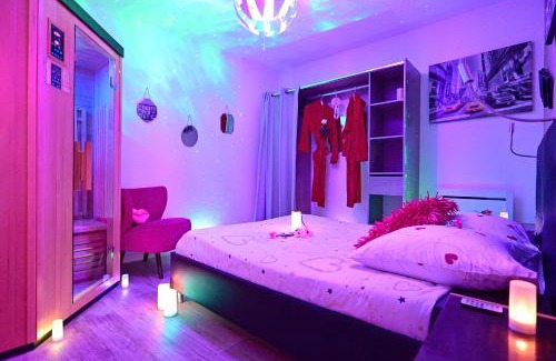 Biscarrosse Plage Apartamento | Luxe Sauna Privatif et Grand bain Jacuzzi à deux à Biscarosse Plage pour Nuit Romantique avec décoration LED et Bougies