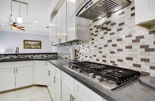 Briarforest Casa | Luxe Southwest Houston Home w/ Balconies & Patio!