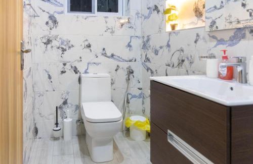 Teshie Apartamento | Luxe Studio Apartment, East Airport