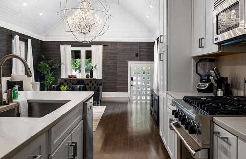Short North Casa | Luxe Studio w/ King Bed + Sofa | Walk to OSU/Bars