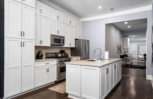 Short North Casa | Luxe Studio w/ King Bed + Sofa | Walk to OSU/Bars