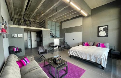 Prague 12 Apartamento | Luxe studio with pool, sauna, jacuzzi, gym, balcony