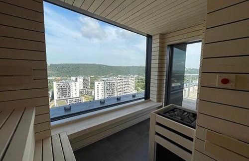 Prague 12 Apartamento | Luxe studio with pool, sauna, jacuzzi, gym, balcony