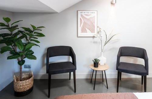 Oss Apartamento | Luxe Suite, Near Station & Free Wifi