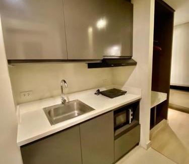 Bonifacio Global City Apartamento | Luxe Suite Stays at Bonifacio Civic Center Tower