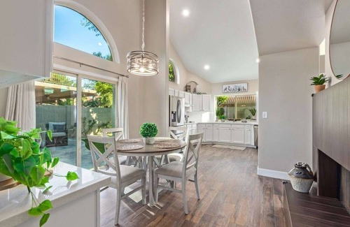 Estate La Colina Casa | Luxe Tempe Retreat | Heated Pool, Putting Green & Firepit Oasis