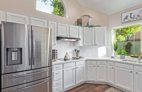 Estate La Colina Casa | Luxe Tempe Retreat | Heated Pool, Putting Green & Firepit Oasis