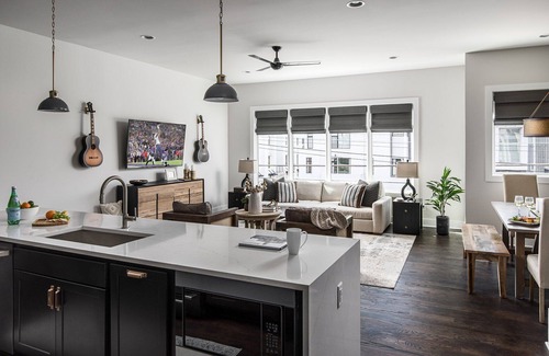 Edgehill Cabaña | Luxe-tennessee Row-heart of Gulch-mins to Broadway