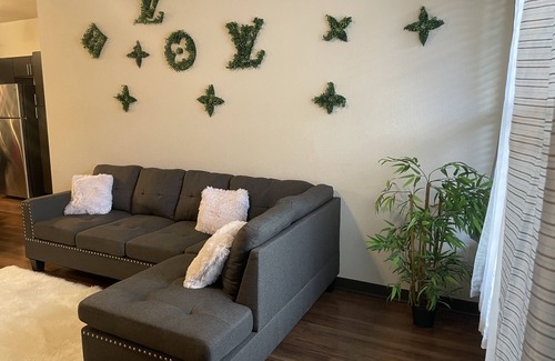 Newnan Apartamento | Luxe Townhome Apt 20 Min to Airport!