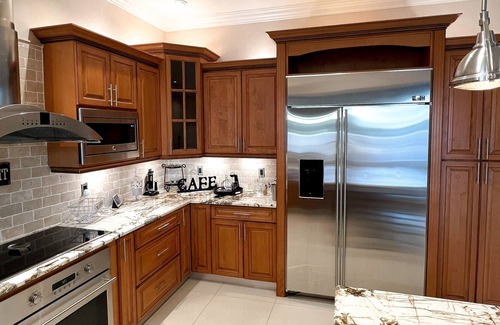 Olympia Heights Casa | Luxe Tuscany Property - Pool/BBQ/Hot Tub/Work Area/King Massage Bed