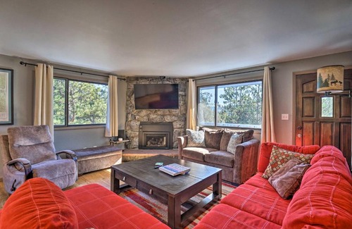 Estes Park Casa | Luxe Updated Home with Grill and Hot Tub 4 Mi to RMNP