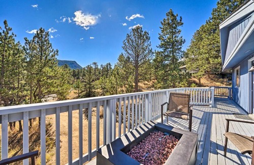 Estes Park Casa | Luxe Updated Home with Grill and Hot Tub 4 Mi to RMNP
