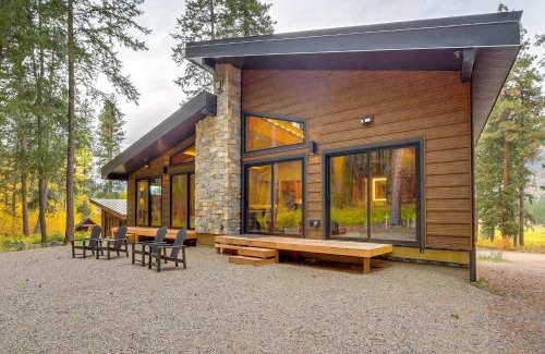 Mazama Casa | Luxe Valley Home with Sauna and Hot Tub Near Mazama