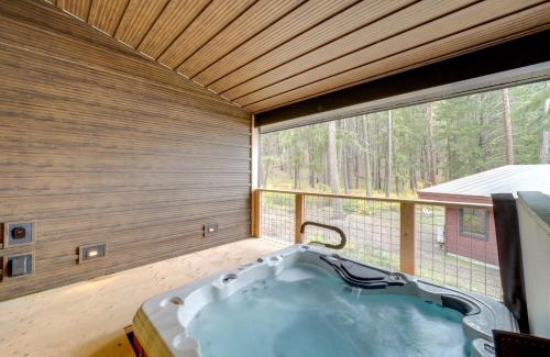 Mazama Casa | Luxe Valley Home with Sauna and Hot Tub Near Mazama