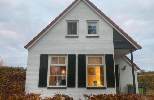 Heel Casa | Luxe villa aan het meer