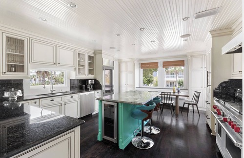 Crystal Shores Casa | Luxe Villa near Beach, Pool + HotTub, Chef's Kitchen | Woodward Way by AvantStay