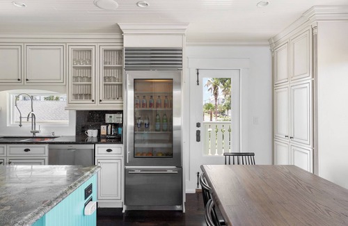 Crystal Shores Casa | Luxe Villa near Beach, Pool + HotTub, Chef's Kitchen | Woodward Way by AvantStay