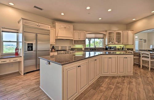 Vista Casa | Luxe Vista Getaway w/ Private Pool & Hot Tub!