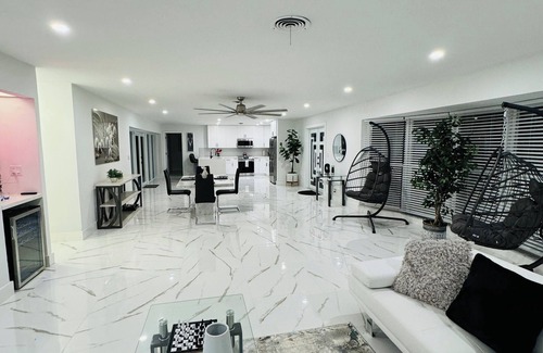 Coral Ridge Isles Casa | Luxe Waterfront Getaway
