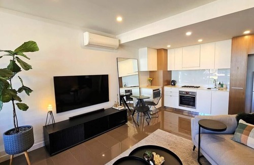 Waterloo Apartamento | LUXE Waterloo 1 bed with parking, gym and pool