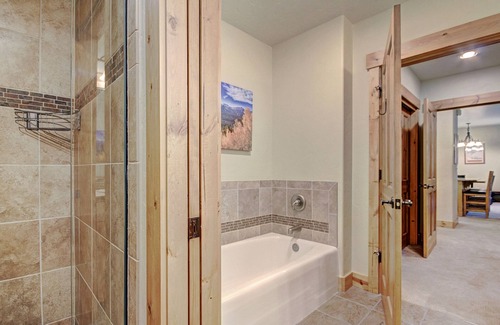 Breckenridge Casa | Luxe Winter - 2br - Stroll To Gondolas + Downtown 2 Bedroom Townhouse by RedAwning
