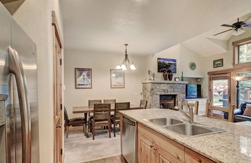 Breckenridge Casa | Luxe Winter - 2br - Stroll To Gondolas + Downtown 2 Bedroom Townhouse by RedAwning
