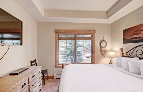 Breckenridge Casa | Luxe Winter - 2br - Stroll To Gondolas + Downtown 2 Bedroom Townhouse by RedAwning