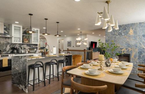Allendale Area Casa | Luxehottubfirepitgameroomsspeakeasyfamretreat