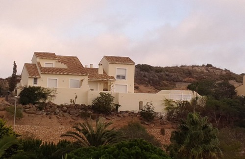 Los Dolores Villa | Villa de lujo con vistas panorámicas al Mediterráneo y campos de golf.