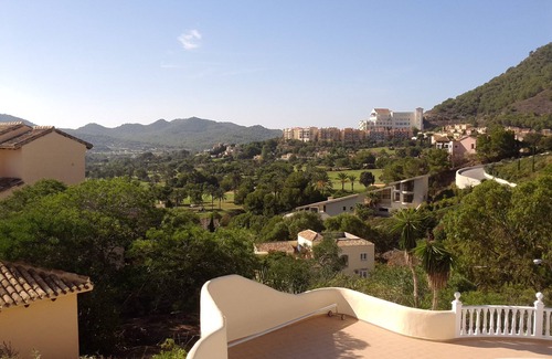 Los Dolores Villa | Villa de lujo con vistas panorámicas al Mediterráneo y campos de golf.