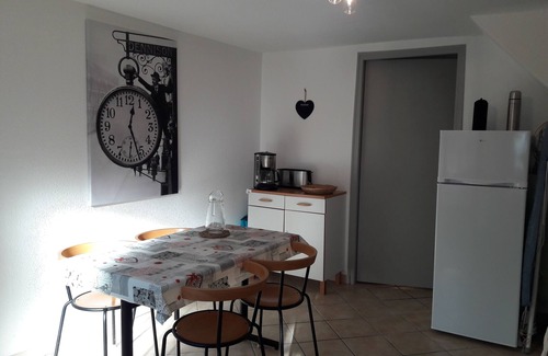 Luxeuil-les-Bains Apartamento | Luxeuil center⭐Calme😌Parking👍Idéal Curists / Professionals