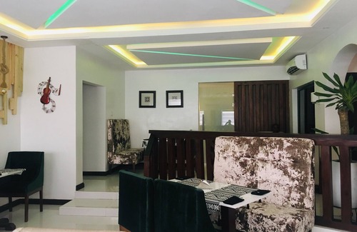 Lekki Phase 1 Hotel | LuxeVilla 42