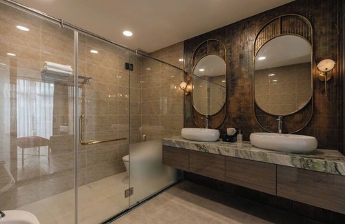 Ninh Kieu Hotel | Luxhome Mekong Hotel