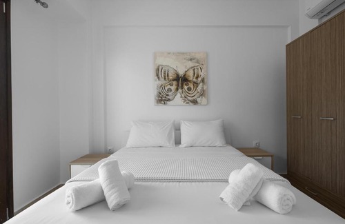 Kassandra Villa | #Luxlikehome Seashell Villa