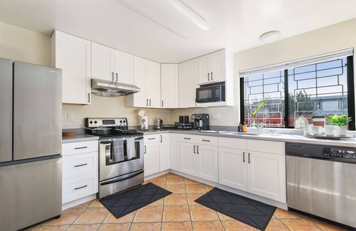 South San Francisco Casa | LuxoStays | Westborough Beauty | 4BR Home in SSF