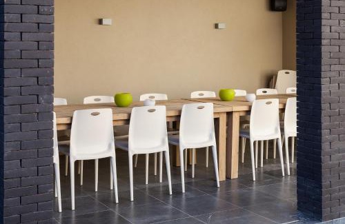 Ronse Casa | Luxueus vakantiehuis in hartje Ronse met 7 slaapkamers & badkamers