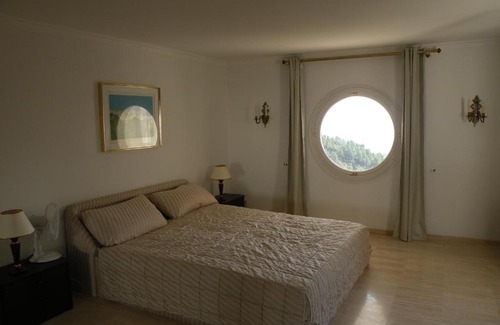 Saint-Raphael Villa | LUXUEUSE VILLA AVEC PISCINE ET VUE FEERIQUE CALME