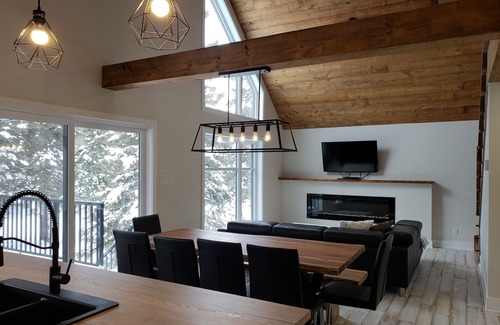 Notre-Dame-de-la-Merci Cabaña | Luxueux Chalet Rustik à Saint-Donat