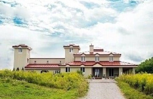 Bradford West Gwillimbury Cabaña | Luxury Guest House Bradford